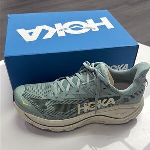 NEW Hoka Men’s Challenger 8 2E Wide Size 10.5 in Green/Teal (with box)